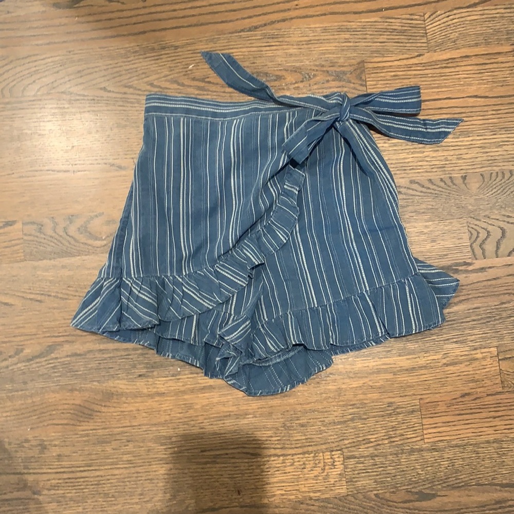 A crop top and scored set from American Eagle